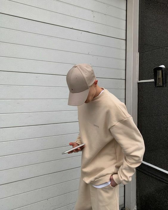 Desert Drift Relaxed Tracksuit – Soft Beige Minimalwear for Men