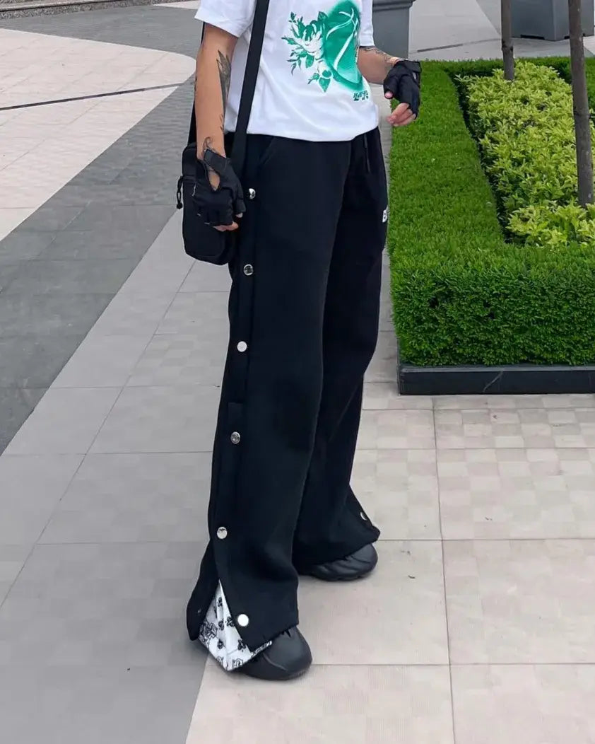 Bandana Baggy Pants | Snap Button Versatility Meets Streetwear Style