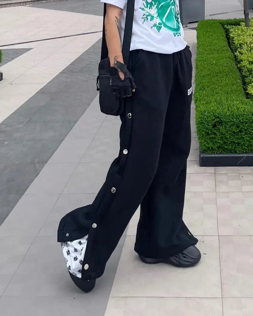 Bandana Baggy Pants | Snap Button Versatility Meets Streetwear Style